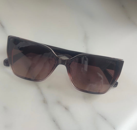Elegant Square Sunglasses