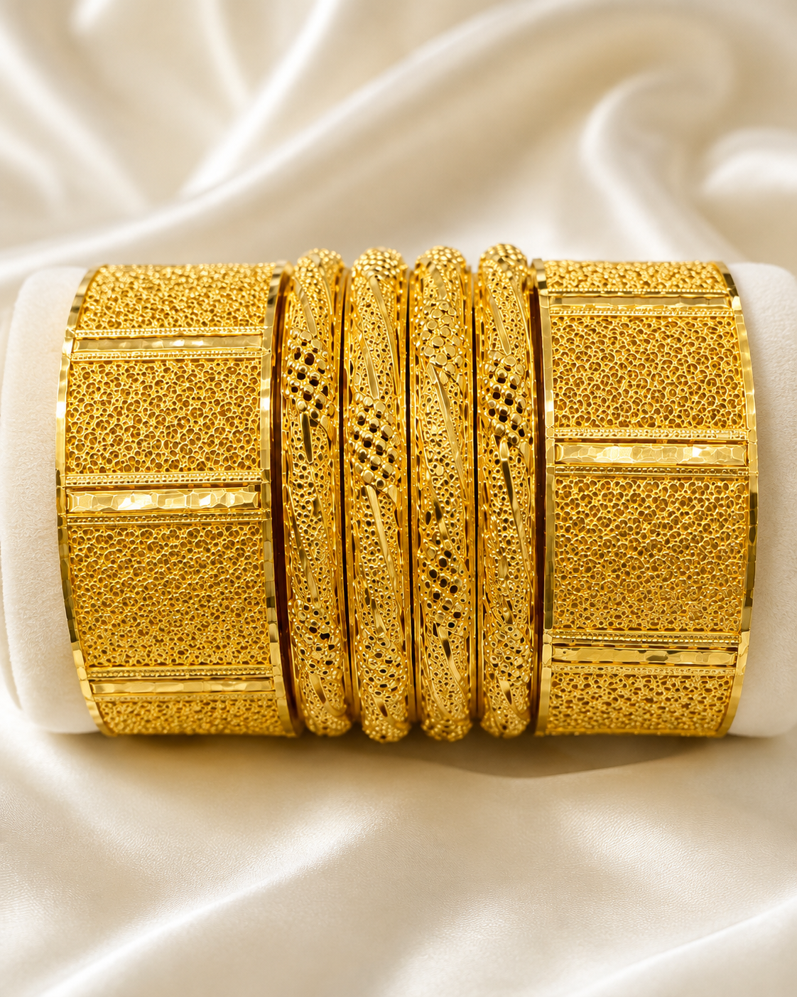 ✨ Luxury Gold-Tone Bangle Collection – Statement Bracelet Set ✨