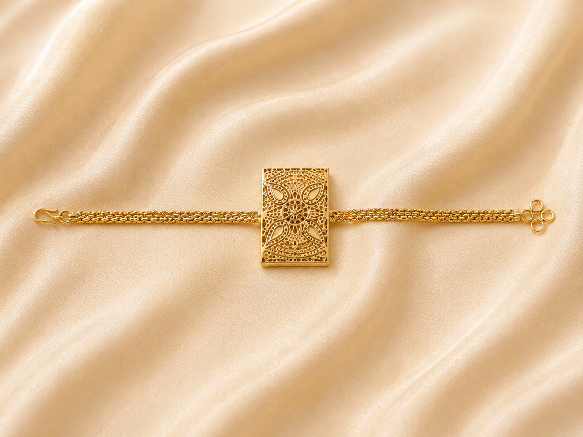 ✨ Royal Gold-Tone Jewelry Set