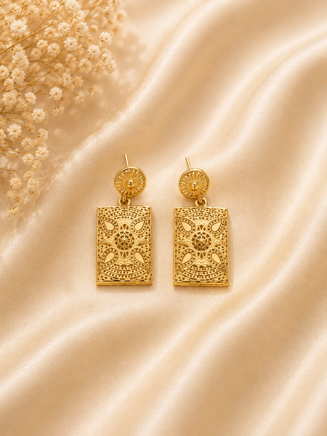 ✨ Royal Gold-Tone Jewelry Set