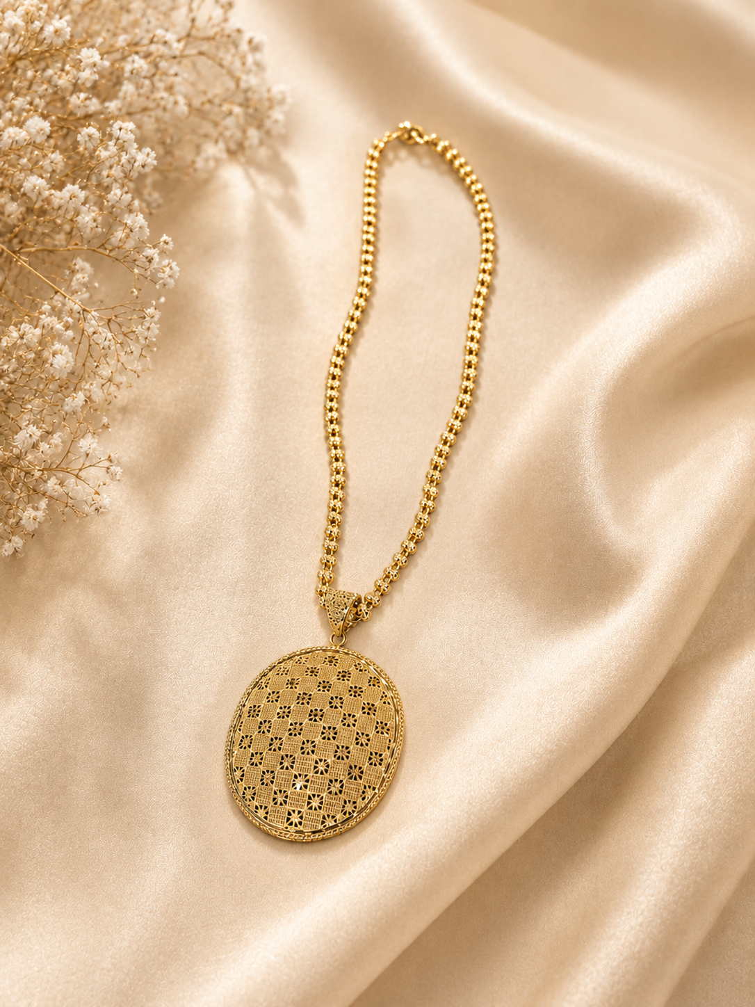 ✨ Traditional Gold-Tone Jewelry Set