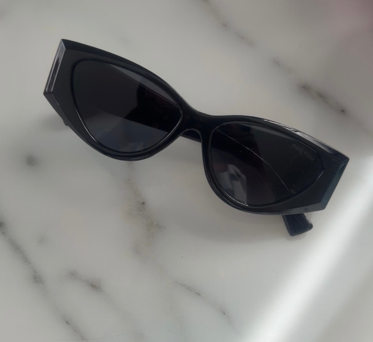 Chic Miu Miu Cat-Eye Sunglasses