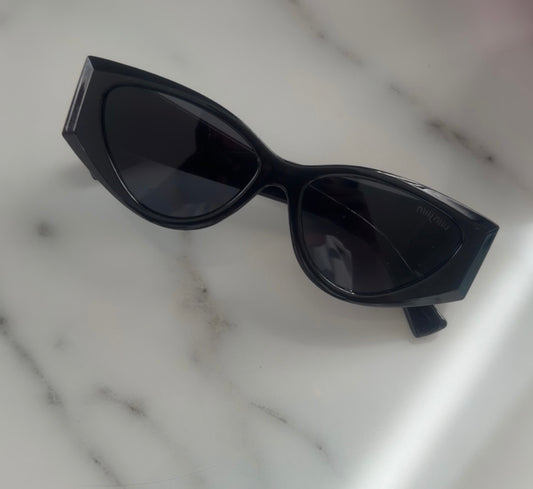 Chic Miu Miu Cat-Eye Sunglasses