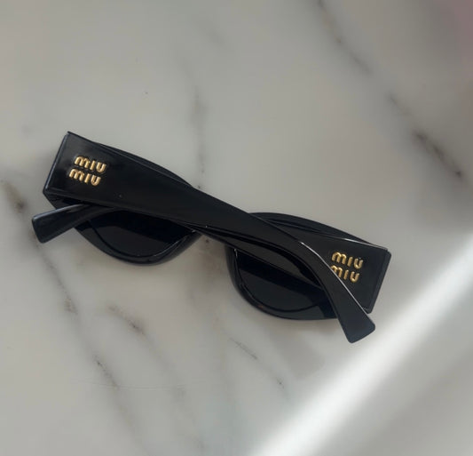 Chic Miu Miu Cat-Eye Sunglasses
